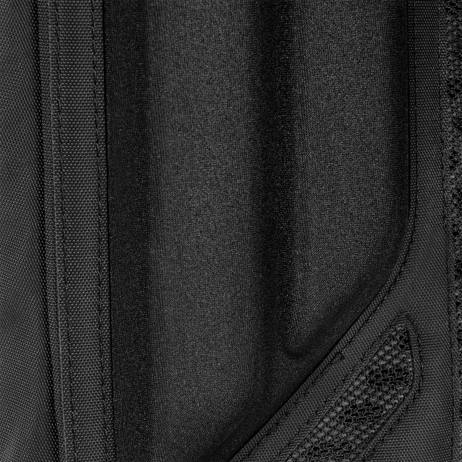 paragon-hydration-pack-f2 Paragon_Black_Texture.png