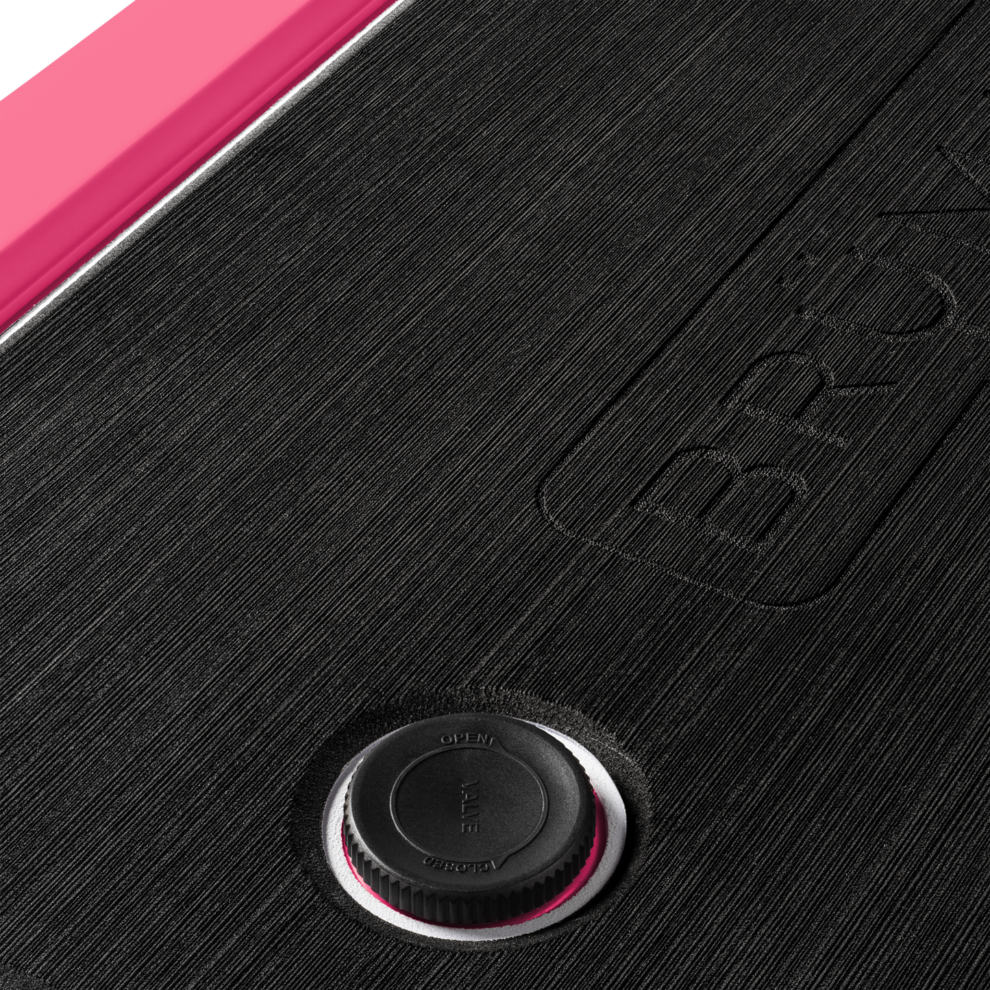 brutank-k4 brutank-55qt-neonpink-vent.png